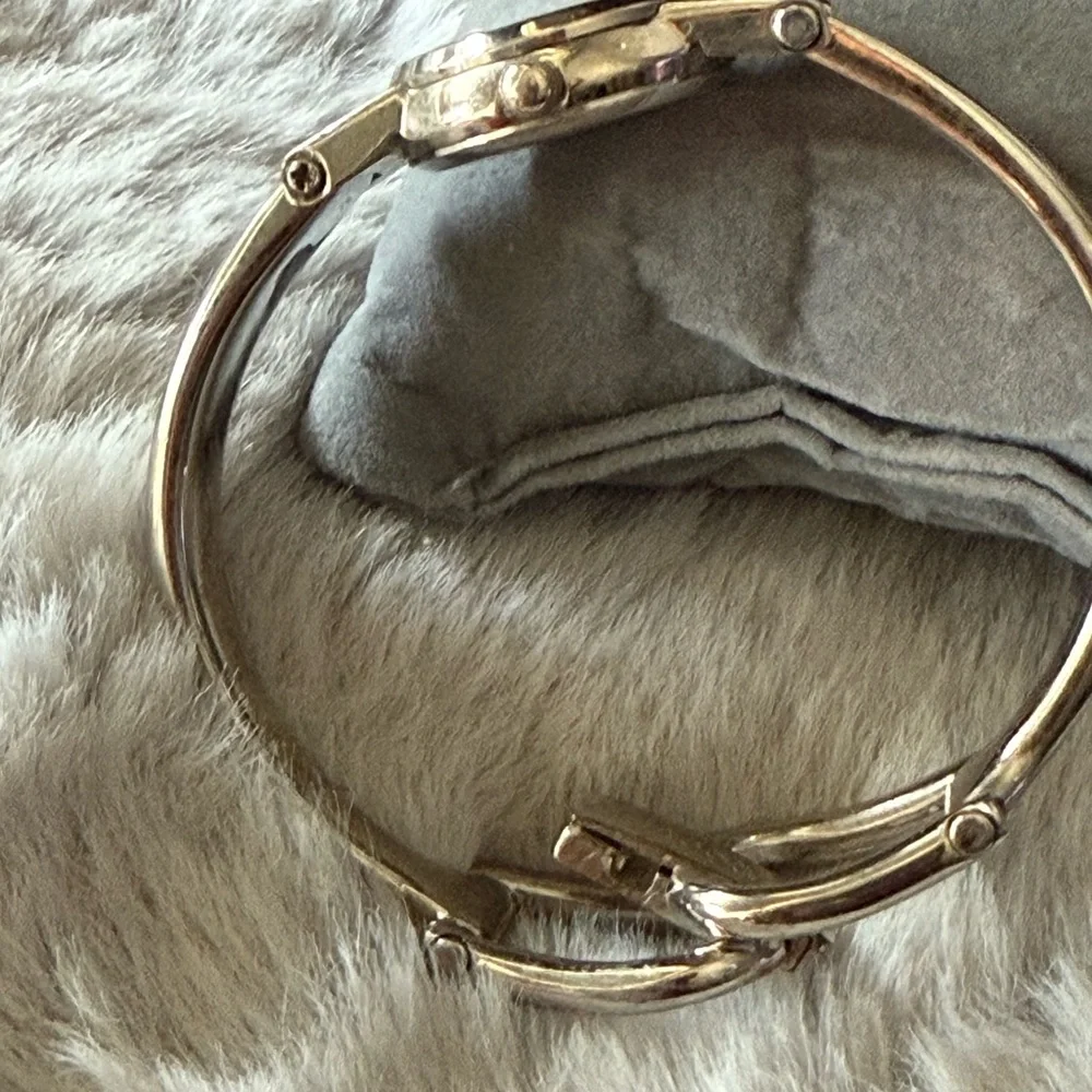 Gucci Women's Silver Vintage Watch